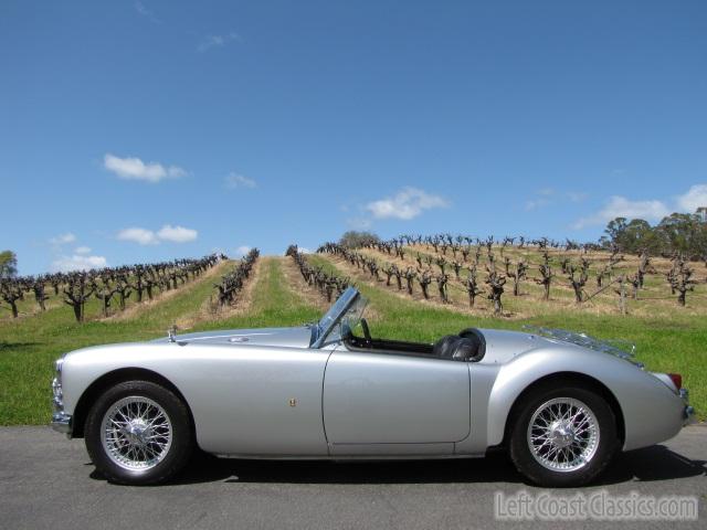 1959-mga-roadster-029.jpg