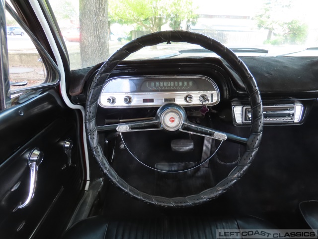 1963-corvair-monza-900-coupe-088.jpg