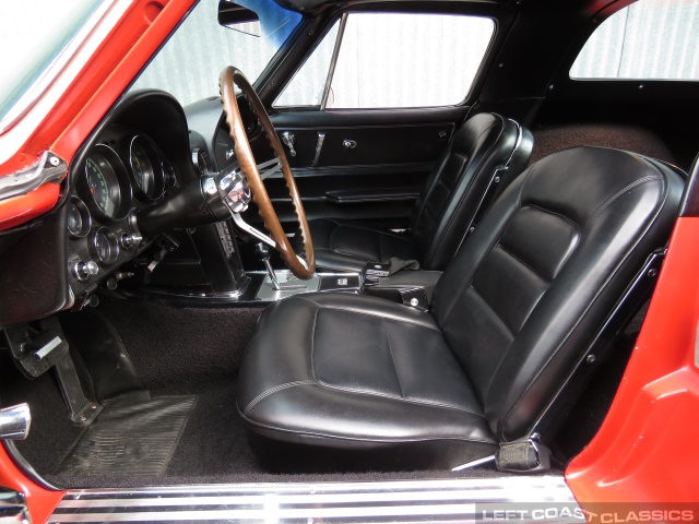 1965-corvette-stingray-069.jpg