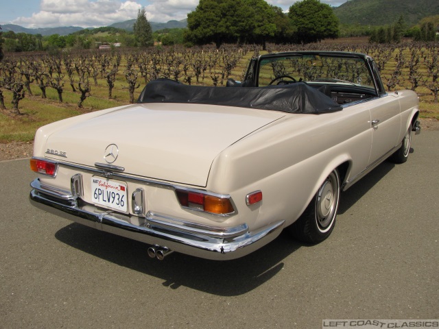 1969-mercedes-280se-cabriolet-039.jpg
