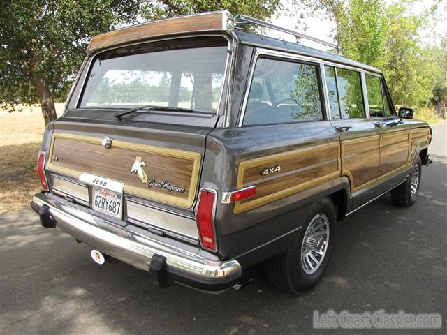 1989-jeep-grand-wagoneer-028.jpg