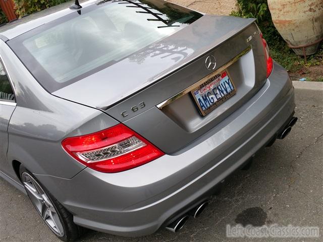 2009-mercedes-amg-c63-049.jpg